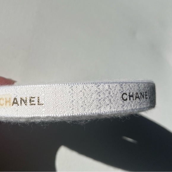 Chanel White Fuzzy Sweater Ribbon Roll - Picture 6 of 8